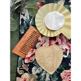 Beauty Kit - Heart Loofah + Makeup Removing Wipe + Wide Tooth Comb