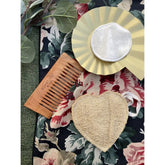 Beauty kit - Heart loofah + makeup removing wipe + wide tooth comb