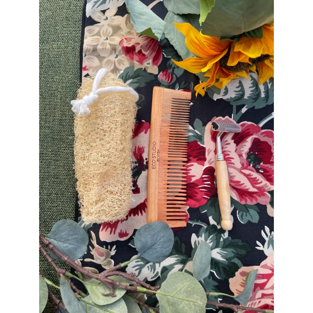 Body Care Kit - Loofah + Detangling Comb + Razor