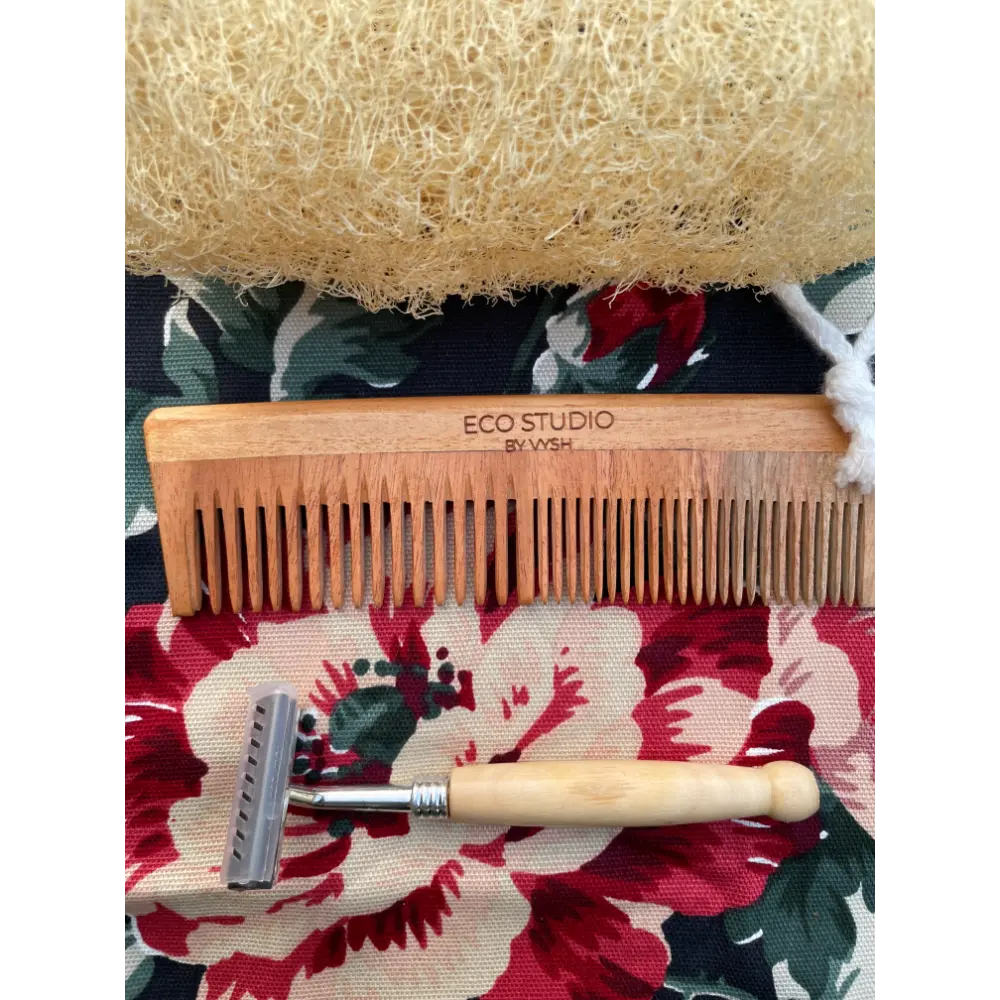 Body Care Kit - Loofah + Detangling Comb + Razor