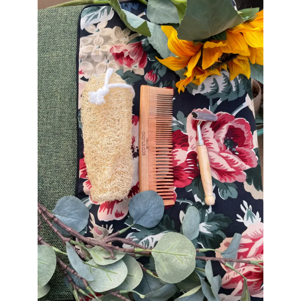 Body Care Kit - Loofah + Detangling Comb + Razor