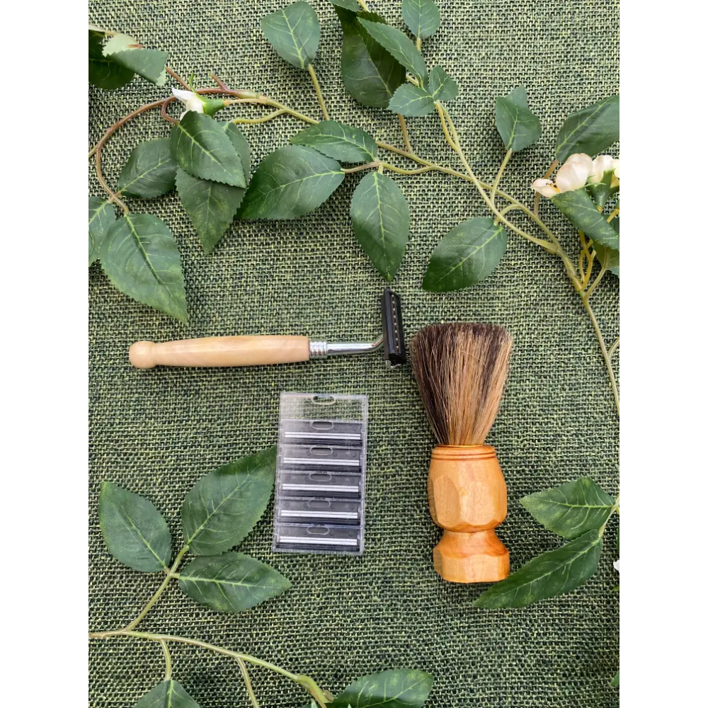 Beard Kit - Razor + Cartridges + Shaving Brush