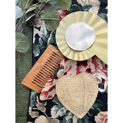 Body care kit - loofah + detangling comb + razor