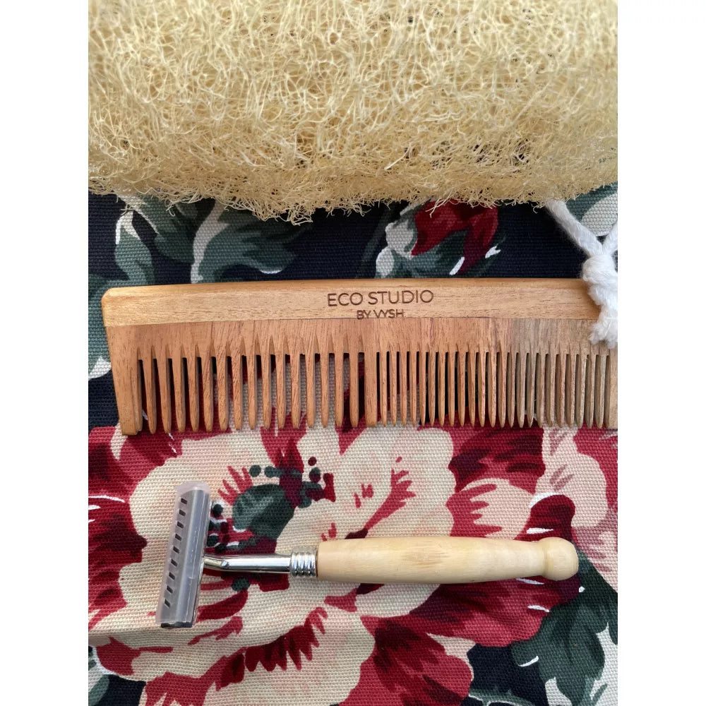 Beauty kit - Heart loofah + makeup removing wipe + wide tooth comb