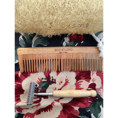 Beauty kit - Heart loofah + makeup removing wipe + wide tooth comb