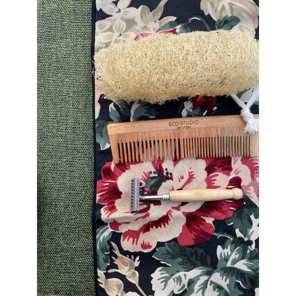 Beauty kit - Heart loofah + makeup removing wipe + wide tooth comb