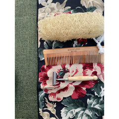 Beauty kit - Heart loofah + makeup removing wipe + wide tooth comb