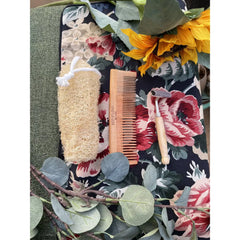 Beauty kit - Heart loofah + makeup removing wipe + wide tooth comb