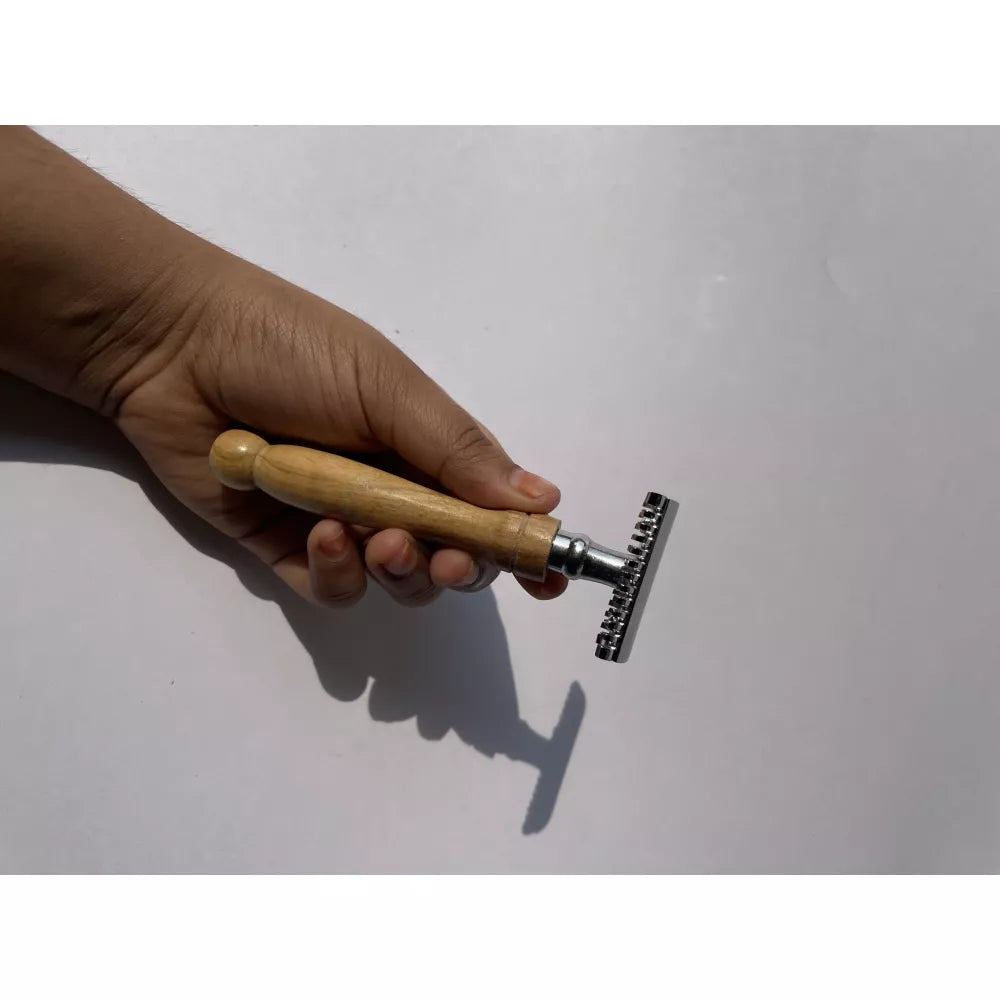 Stainless steel razor
