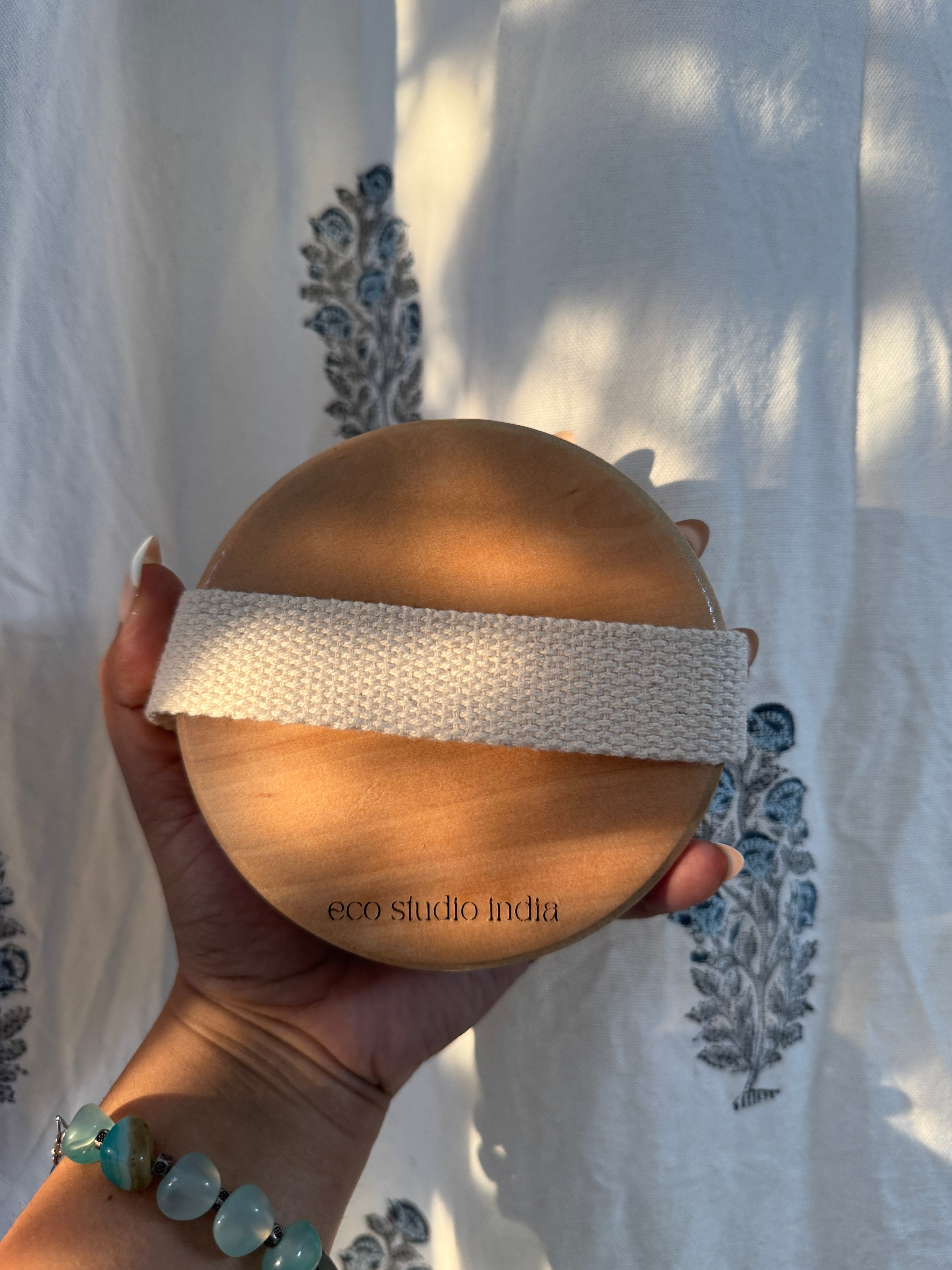 Round Dry Brush for Lymphatic drainage & Skin Exfoliation