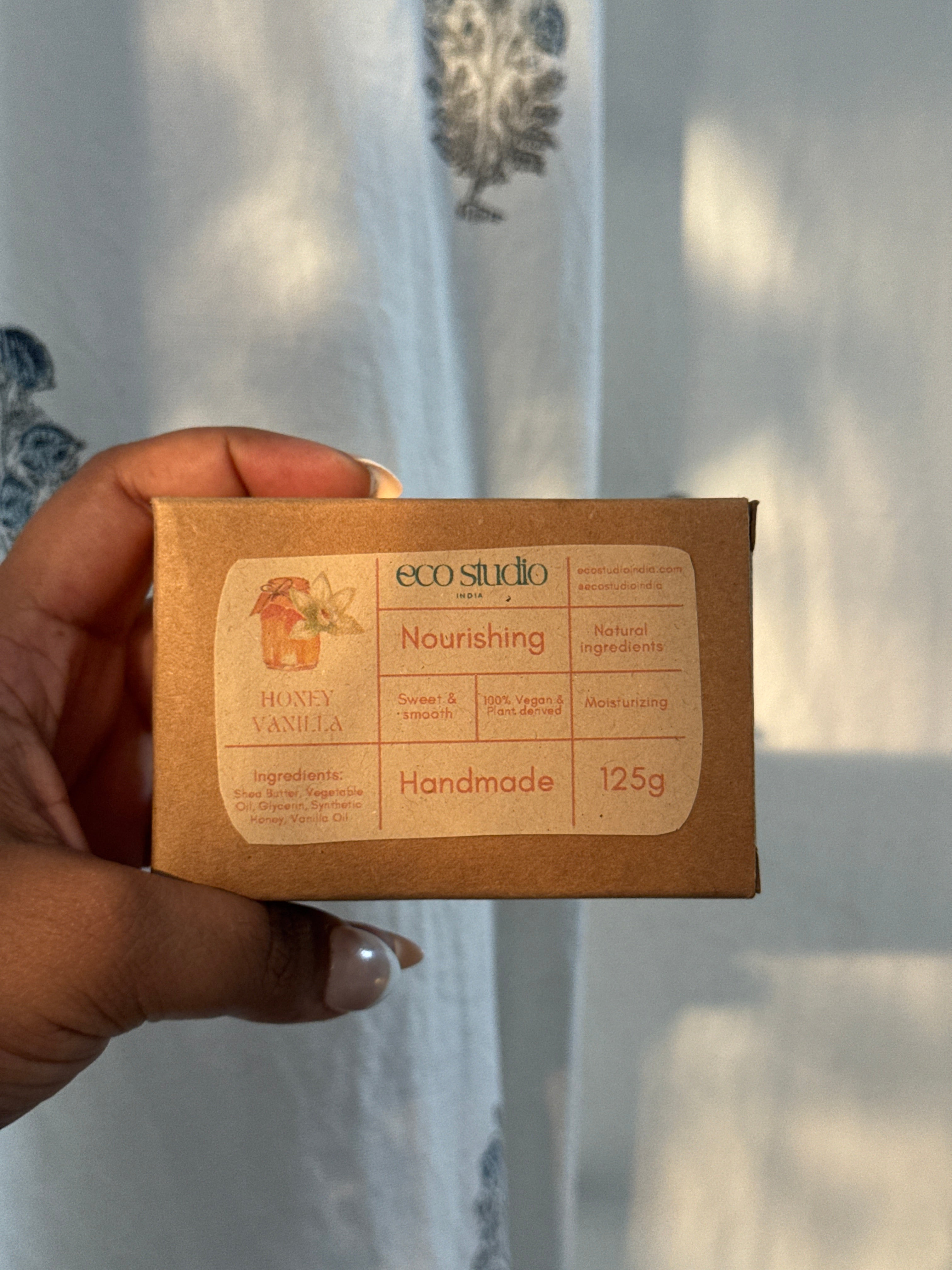 Honey Vanilla - Handmade Vegan Soap Bar – Luxurious, Hydrating & Skin-Nourishing Cleanser for body and face