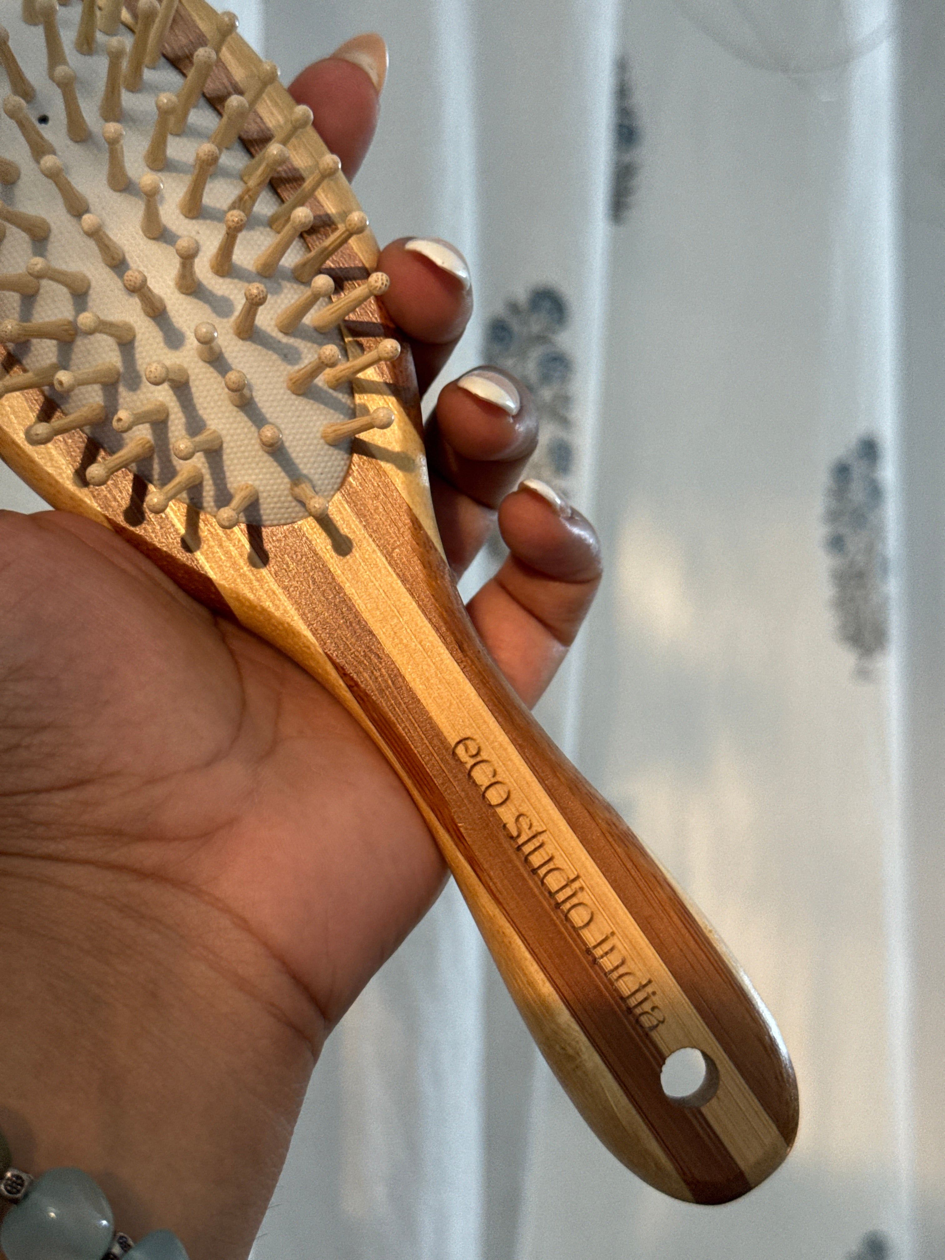Bamboo Paddle brush for detangling hair - Oval